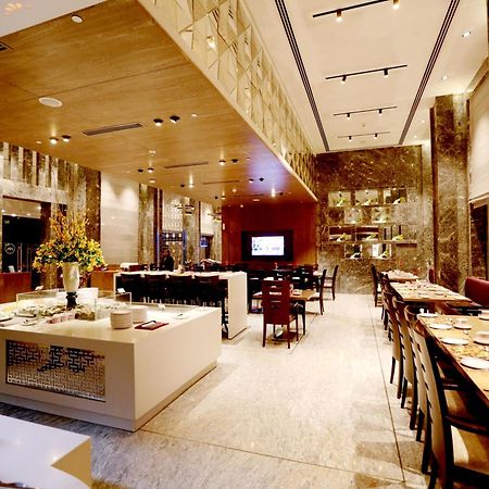 ורנאסי Hotel Madin מראה חיצוני תמונה