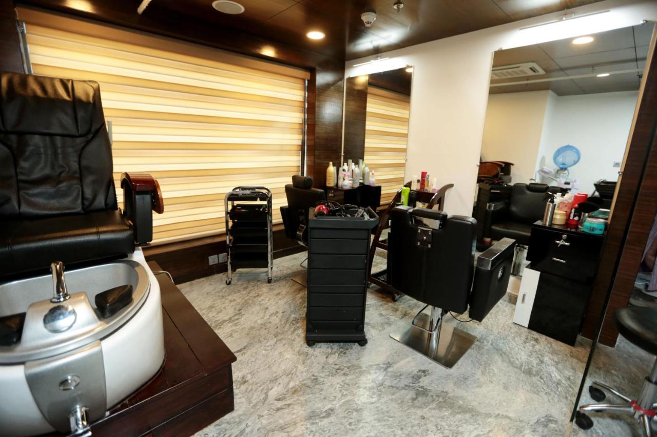 ורנאסי Hotel Madin מראה חיצוני תמונה