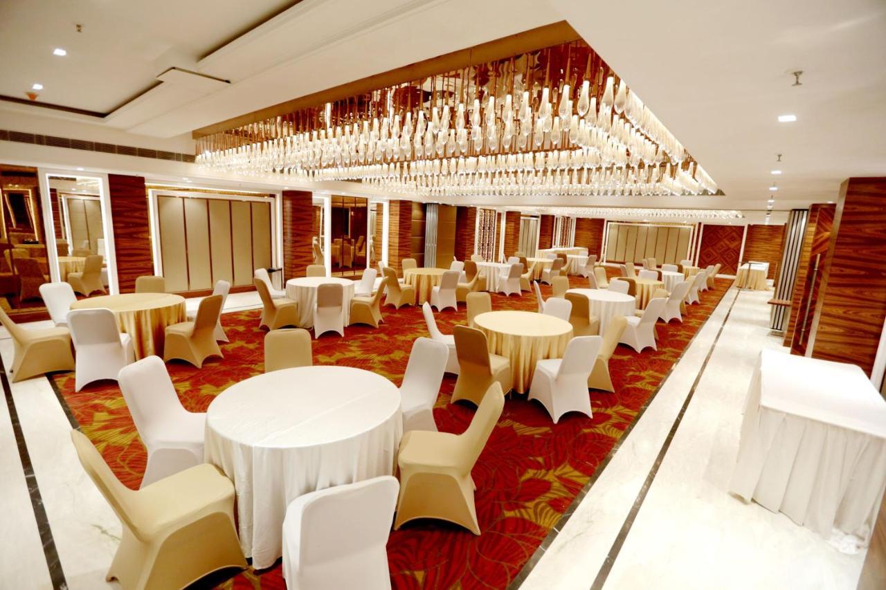 ורנאסי Hotel Madin מראה חיצוני תמונה