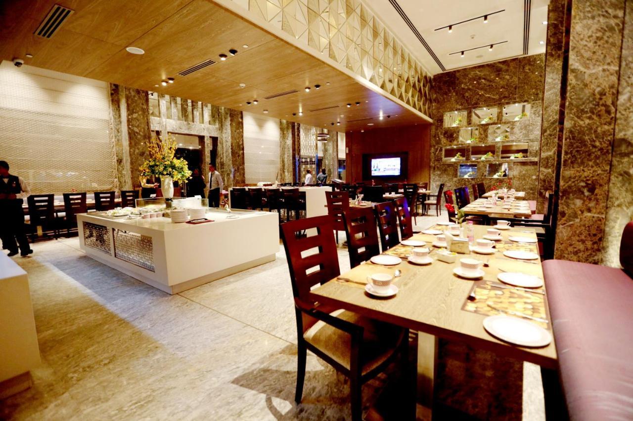 ורנאסי Hotel Madin מראה חיצוני תמונה