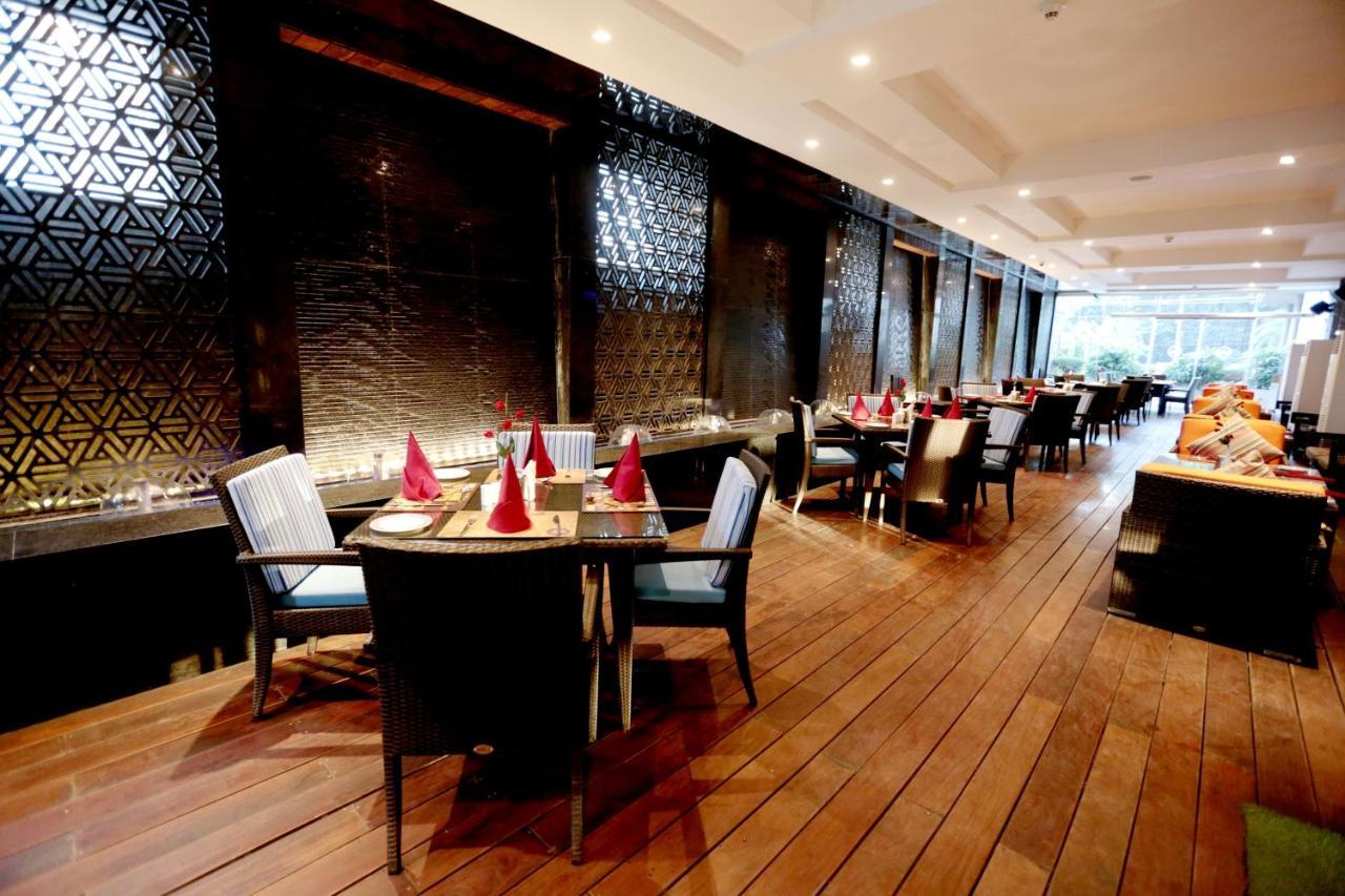 ורנאסי Hotel Madin מראה חיצוני תמונה
